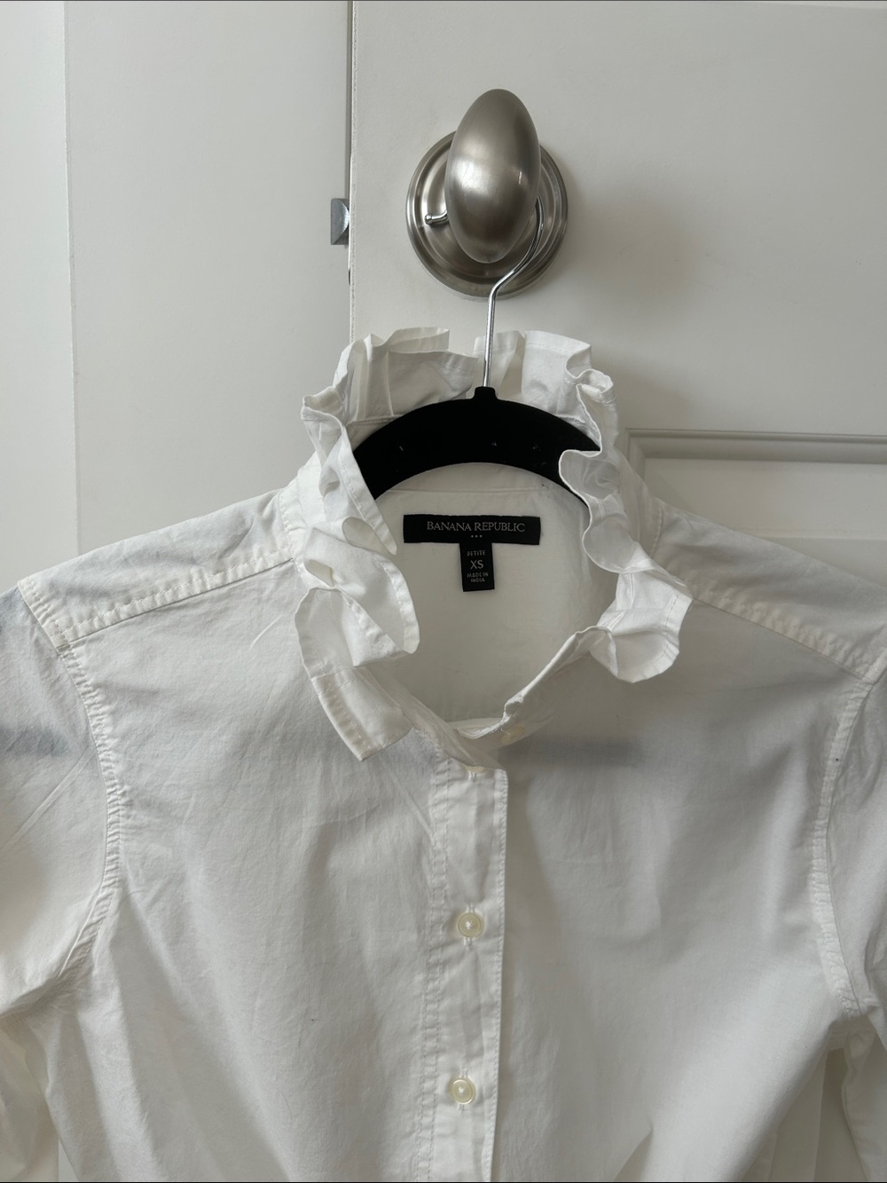 White Ruffle Collar Button-Up Top - Picture 2 of 3